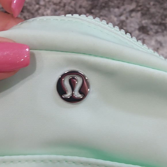Go Getter Pouch Mini Lululemon Bag - Picture 10 of 17